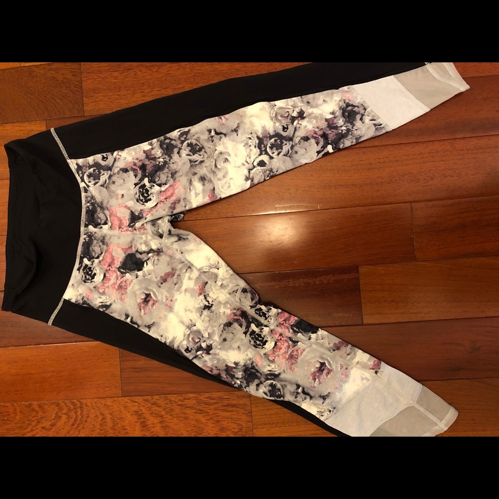 Lululemon luxtreme with mesh leggings - Picture 1 of 1